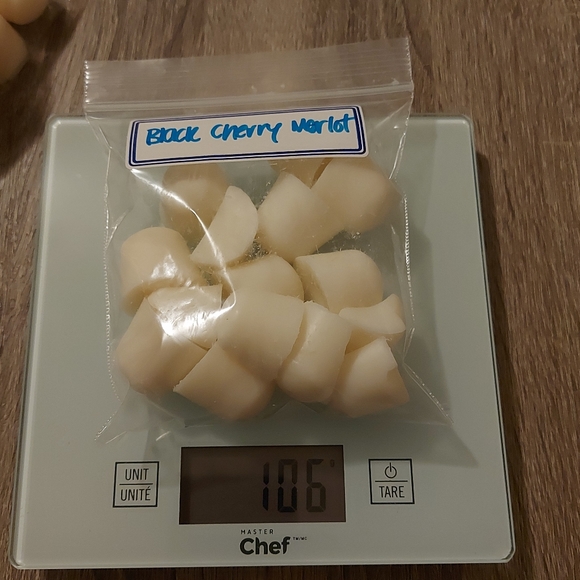 Black Cherry Merlot Wax Melts - Picture 4 of 4